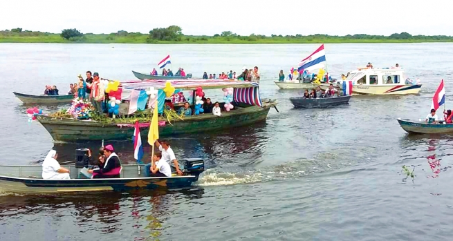 Paraguay - Procession aquatique avec Marie Auxiliatrice