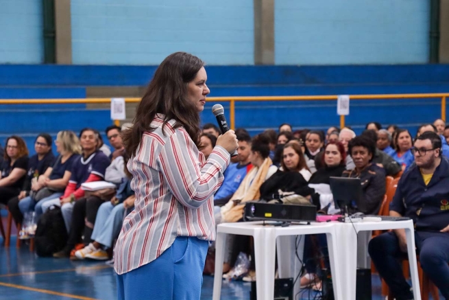 Brasil  - 400 pessoas participam do Encontro Regional das Obras Sociais em São Paulo