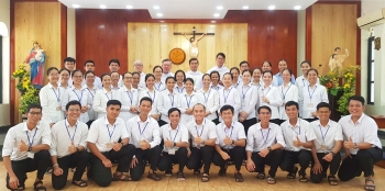 Vietnam - Incontro di condivisione tra le novizie FMA e i novizi SDB “Bussare alla porta dei sogni”