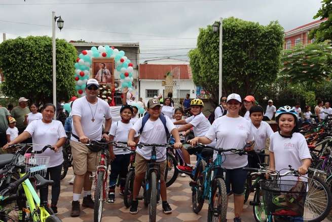 Guatemala: “Pedaleando Santidad”, Caravana en honor a San Artémides Zatti