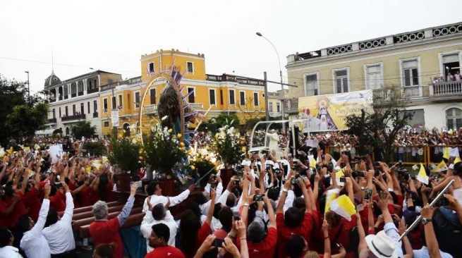 Peru - Salesian Family close to the Pope