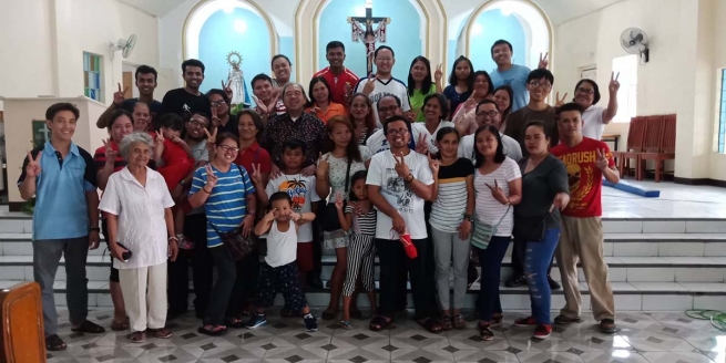 Philippines - Salesians in formation experience the life of urban and rural communities