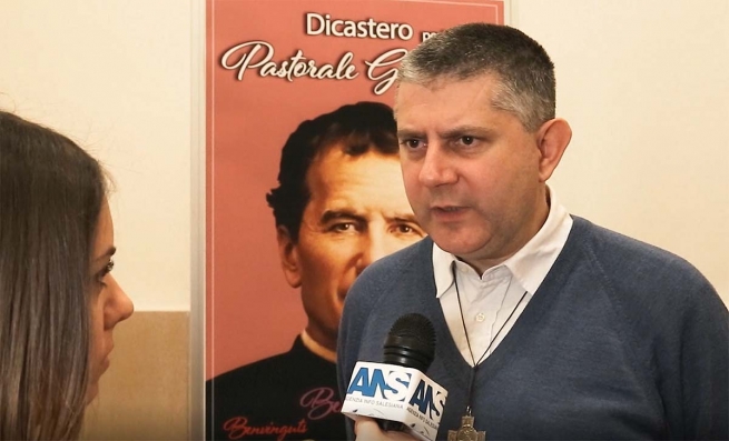 RMG – « Nous devons être une communauté qui discerne et accompagne ». Interview au P. Rossano Sala sur l’Exhortation Apostolique « Christus vivit »