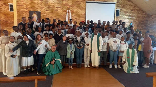 South Africa – Visit of the FMA General Councillor for Youth Ministry, Sister Runita Borja to Ennerdale