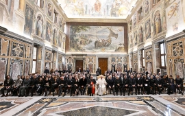Vatican – « La paix est la synthèse de toutes les bonnes choses que nous pouvons désirer : » le Pape François rencontre les artistes du Concert de Noël