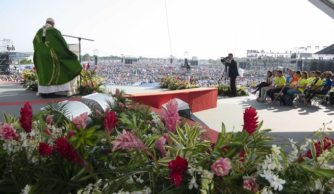 Panamá – Ante setecientos mil participantes en la Misa de Clausura Panamá2019 el Papa manifestó: “¡Ustedes son el ‘ahora’ de Dios!”