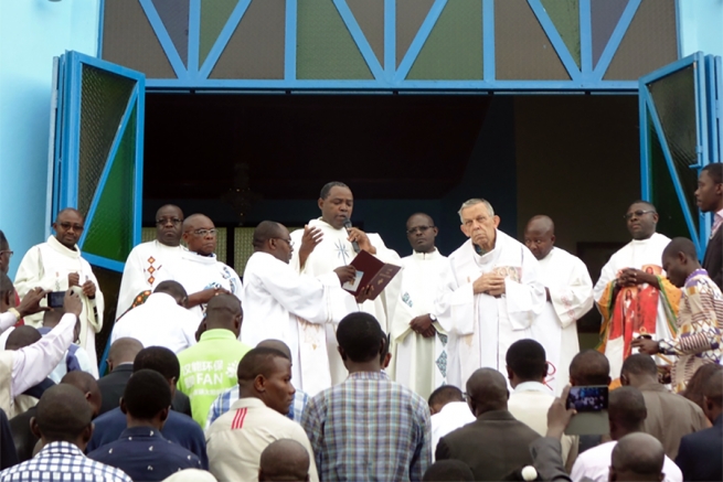 República Democrática del Congo – El P. Chaquisse inaugura la capilla "San Melchiorre" del Boscolac