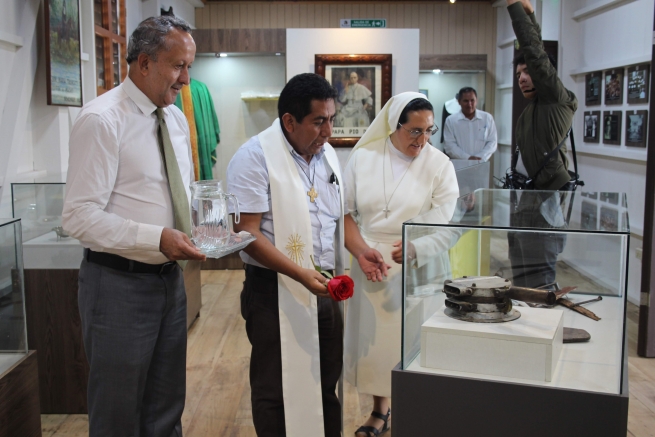 Equateur - Musée de Sœur Maria Troncatti : objets et photographies du chemin d'une sainte