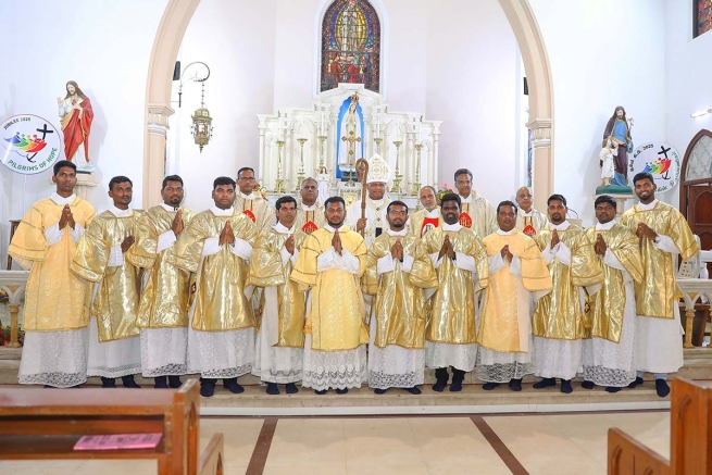 Índia – Doze salesianos são ordenados diáconos por ocasião da Solenidade de São José