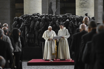 Vaticano – O Papa: a dor dos migrantes grita aos olhos de Deus, que conhece os seus rostos