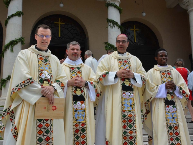 Hungary – More than seven hundred take part in the priestly ordinations of Salesians Sándor Kovács and Ilodigwe Emmánuel Chekwube
