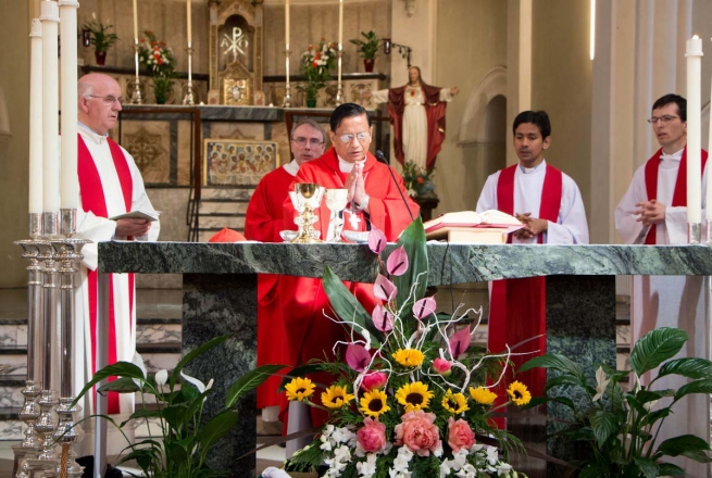 Reino Unido - Paz y el multiculturalidad. El Cardenal Bo animó la comunidad de Batterse