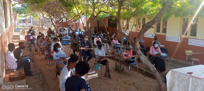 Mozambique - Retiro para 75 jóvenes del MJS