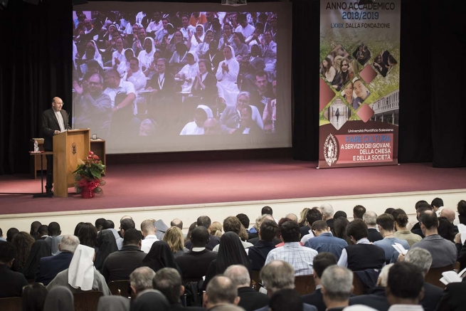 Italy - "Be teachers capable of accompanying with true intelligence," Fr Á.F. Artime's ambition at opening of UPS Academic Year