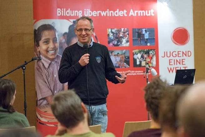 Áustria – Dia dos meninos de rua: ‘Jugend Eine Welt’ pede maior proteção para os menores refugiados