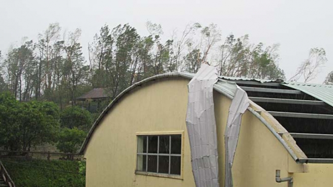 Vietnam – L’ouragan ‘Doksuri’ cause de sérieux dégâts à l’Institut de Formation Technique Don Bosco de Ky Anh