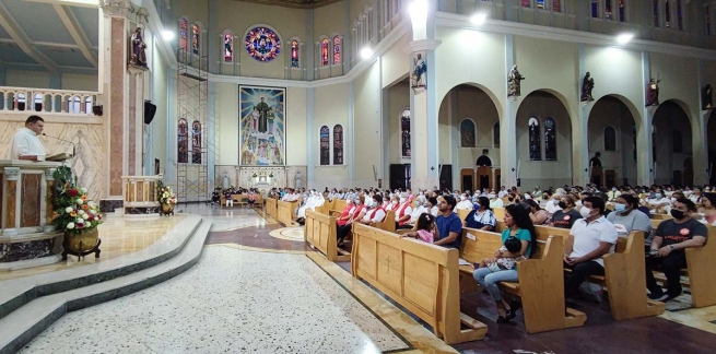 El Salvador – La parrocchia Maria Ausiliatrice celebra il 125° anniversario di presenza salesiana in Centro America