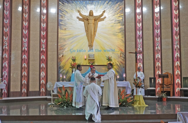 Papúa Nueva Guinea – Ordenación sacerdotal de Peter Nguyen Hoai Van, SDB