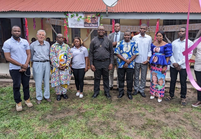 República Democrática del Congo - El  Padre Alphonse Owoudou visita la comunidad de Kalemie de la Inspectoría de África Central