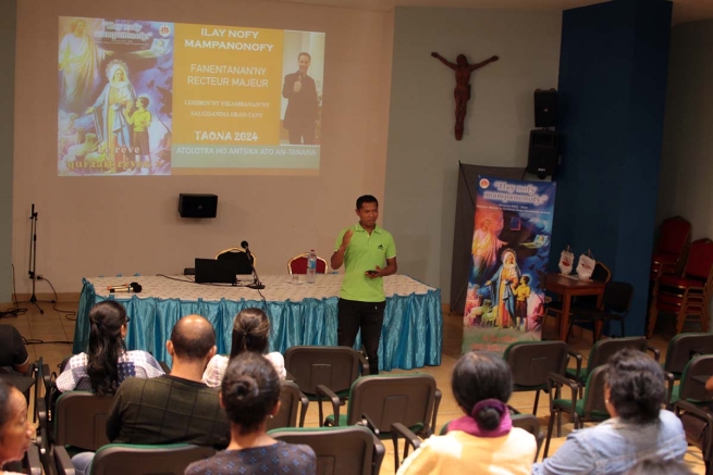 Madagascar – Presentazione della Strenna 2024 del Rettor Maggiore al personale della Visitatoria “Maria Immacolata”