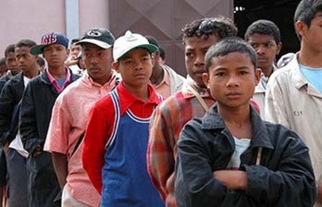 Madagascar – Le passé est dans un bidonville. Le présent est une nouvelle opportunité à Clairvaux