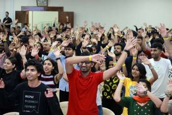 India – Una veglia notturna coinvolge più di 300 giovani