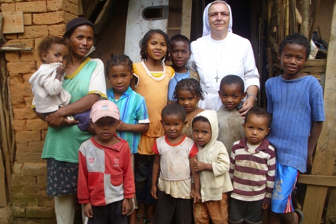 Madagascar – Una presencia misionera donde se educa a las mujeres para salvar las familias