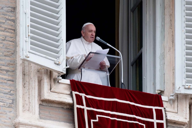 Vaticano - Papa Francisco: um pensamento para os Salesianos e as Salesianas, que tanto trabalham, na Igreja para os mais distantes, os mais marginalizados, os jovens