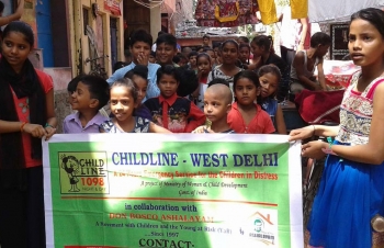 Inde - Avec "Childline", le centre « Don Bosco Ashalayam" atteint les enfants de la rue en danger