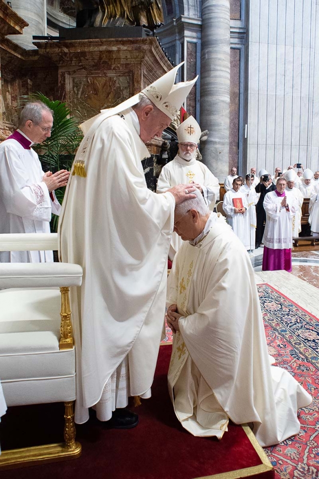 Vatican – "Be close to the poor, the defenseless ...": Pope Francis at episcopal ordination of Msgr. Alberto Lorenzelli, SDB
