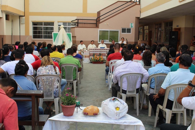 Equador – A festa da Auxiliadora reacende a esperança na população atingida pelo terremoto