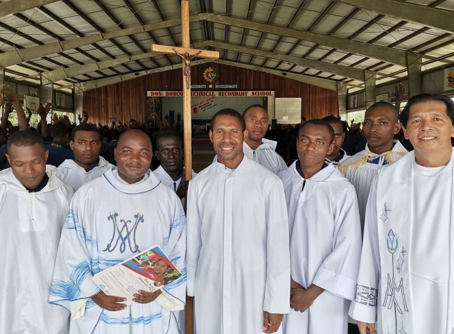 Papua Nuova Guinea – Fine dei festeggiamenti per il mese di Maria