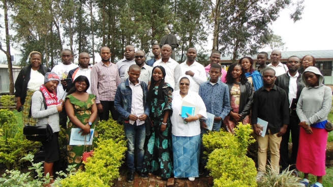 República Democrática del Congo – Los operadores de las casas salesianas para niños de la calle participan en una sesión de formación en el centro “Don Bosco Ngangi”