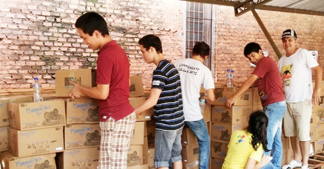Paraguai – Doação de alimentos para mais de 40 mil desalojados pelas inundações
