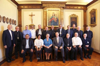 Vaticano - El Rector Mayor se reúne con los Salesianos y las FMA que participan en el Sínodo para la Amazonía