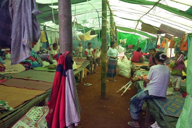 Myanmar - Más violencia: más de 100 refugiados en la casa salesiana de Namtu