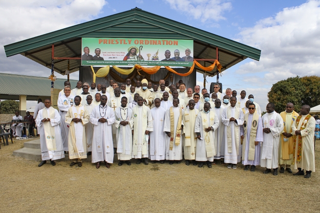 Zambia - Ordenación sacerdotal de tres salesianos