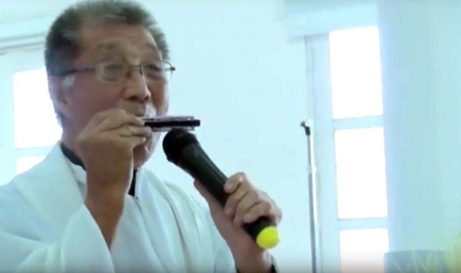 Bolivia – Padre Juan Kurahashi: “la música ha sido su aliada en la tarea evangelizadora”