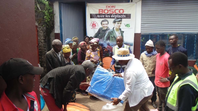 R. D, do Congo – Após se tratarem pelo “Don Bosco Ngangi”, doze pessoas se reencontram com suas famílias