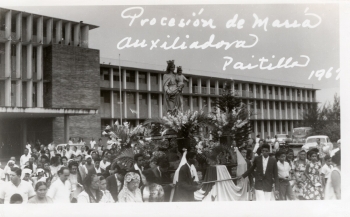 Panama - The procession in honour of Mary Help of Christians