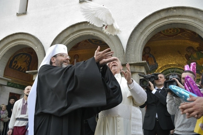 Italia - El Papa Francisco rinde homenaje a Mons. Stepan Czmil, SDB