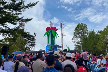 Colombia - Miles de personas peregrinan al Monumento de María Auxiliadora en Contratación