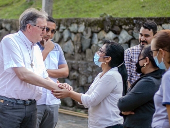 Colômbia – "A vida não é uma luta, é uma dança". O P. García Morcuende fala aos jovens da "Ciudad Don Bosco"