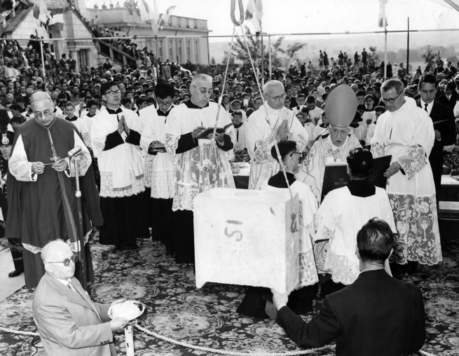 Italia – 1961-11 de junio - 2021: hace 60 años la primera piedra del Templo de Don Bosco