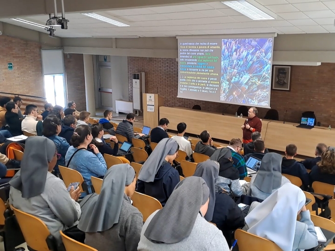 Italia – Jóvenes religiosos en formación se reúnen para reflexionar sobre "Carisma y Misión". Las XIV Jornadas Salesianas de Comunicación Social