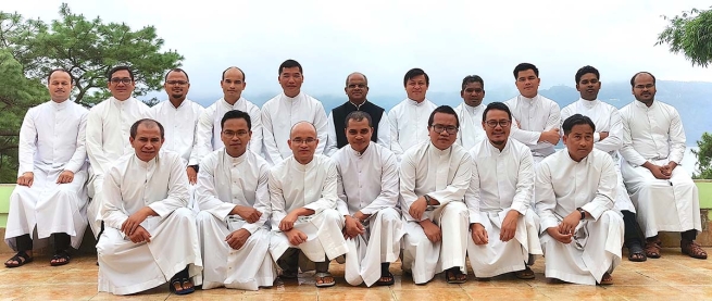 India – Giovani Sacerdoti salesiani dotati di capacità di Gestione, Amministrazione e Leadership