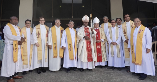 Papouasie-Nouvelle-Guinée - 25e anniversaire de la paroisse de Marie Auxiliatrice