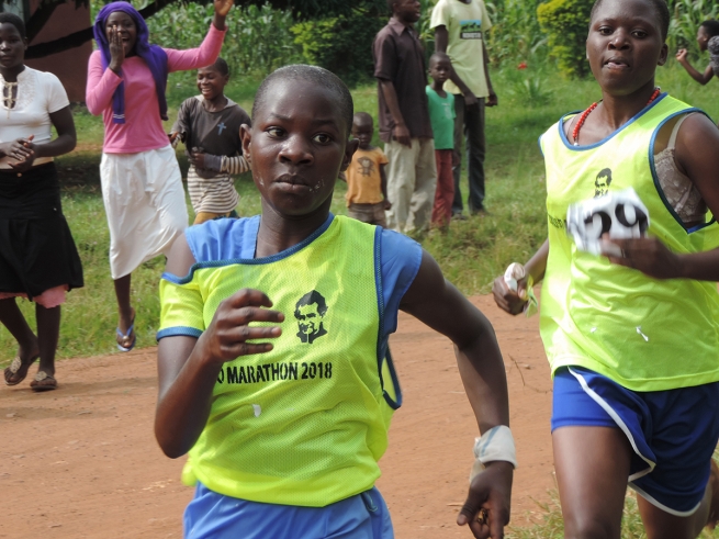 Uganda - Uma "Maratona Dom Bosco" em Kamuli para sensibilizar a população contra a violência doméstica