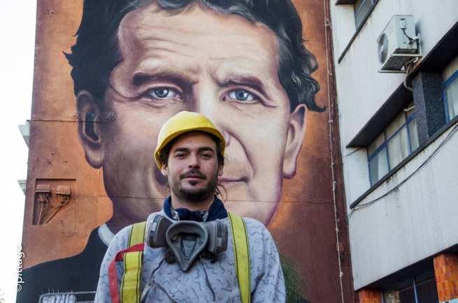 Uruguay – Don Bosco immortalisé dans une grande fresque murale, œuvre artistique de José Gallino