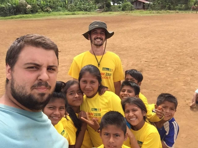Equateur – “ Beaucoup parmi eux sont heureux avec peu de choses” : Fabrizio e Federico de Milan à Taisha